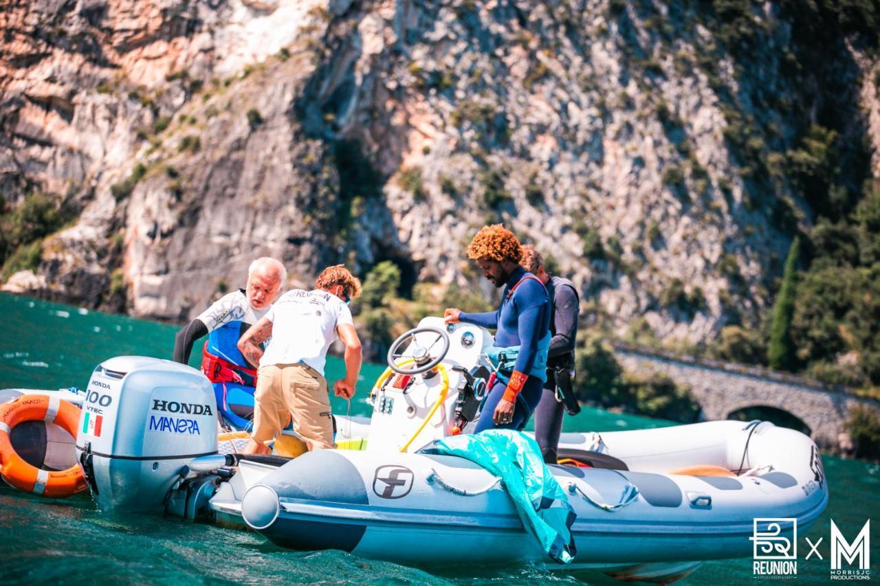 La Locanda Campione del Garda Ostello Esterno foto